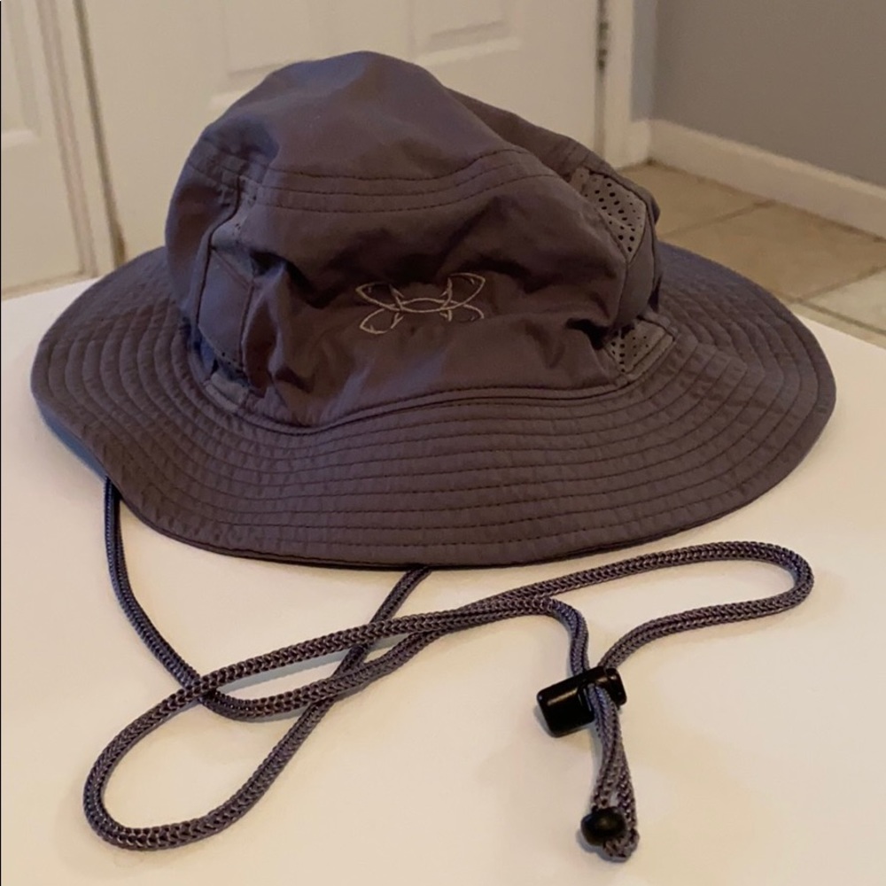 Under armour fishing hat